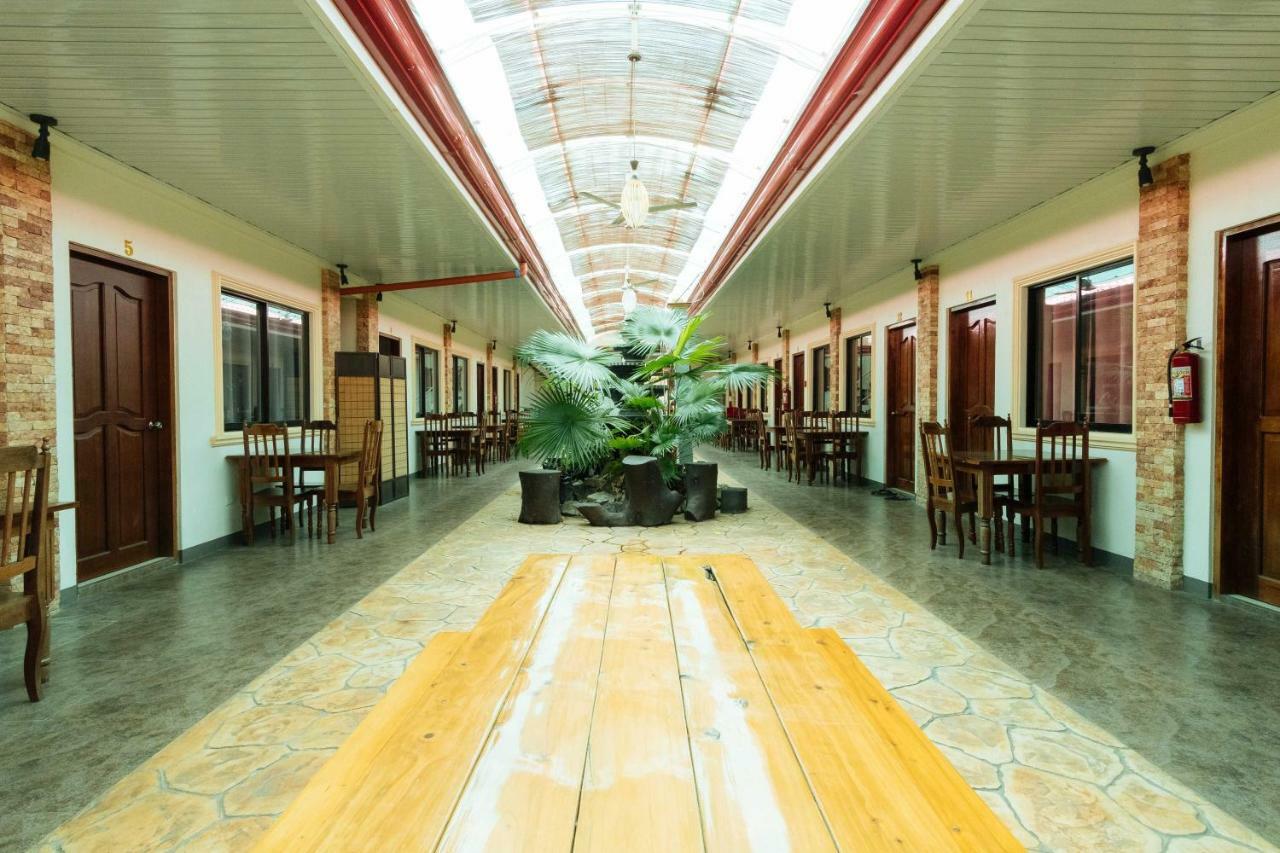 Reddoorz Premium Near Pristine Beach Puerto Princesa Eksteriør billede